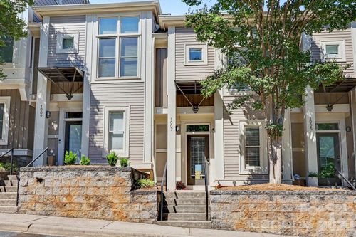 1007 Park West Dr, Charlotte, NC, 28209-1398 | Card Image