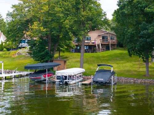 6435061 Road J, Oconomowoc, WI, 53066-1809 | Card Image