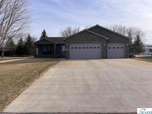 12991 Meadow Creek Dr, New Ulm, MN, 56073-4583 | Card Image