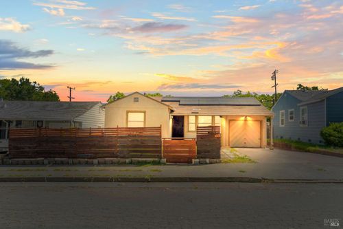 560 Russell Street, Vallejo, CA, 94591 | Card Image