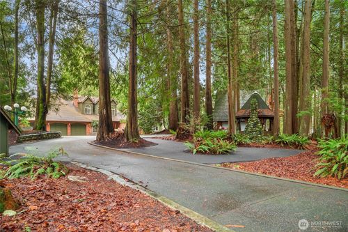 22607 40th Dr Ne, Arlington, WA, 98223-9072 | Card Image