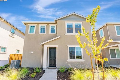 2044 Cottonwood St, Pittsburg, CA, 94565-5577 | Card Image