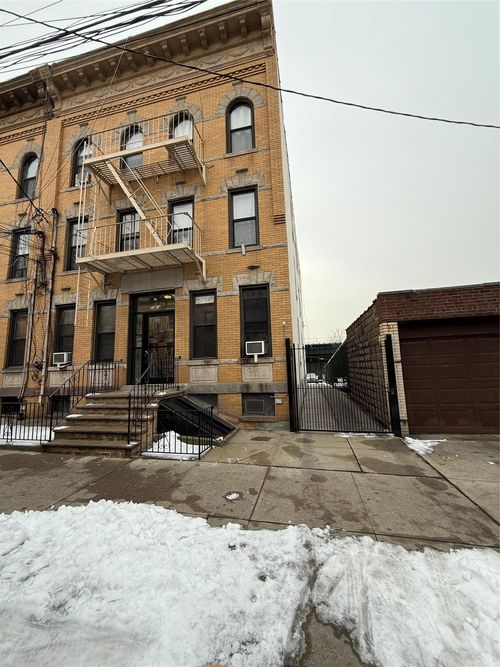 5924 Putnam Ave, Ridgewood, NY, 11385-4504 | Card Image