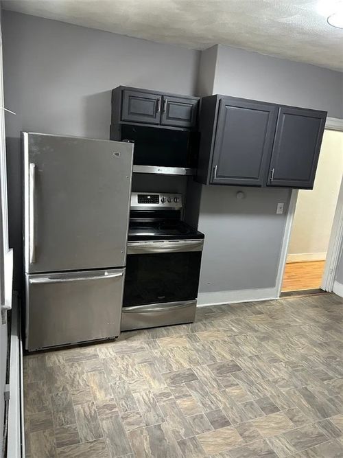 3-483 Pontiac Ave, Cranston, RI, 02910-3540 | Card Image