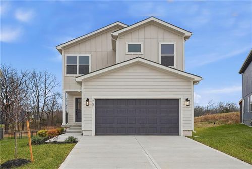 701 Glenn Ln, Kansas City, MO, 64152 | Card Image