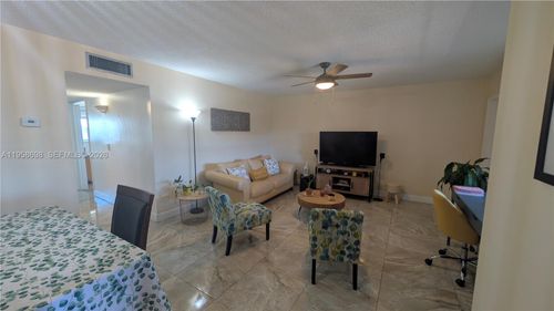 apt-t324-5300 Washington St, Hollywood, FL, 33021-7788 | Card Image