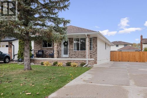 12218 Baillargeon Dr, Tecumseh, ON, N8N4A7 | Card Image