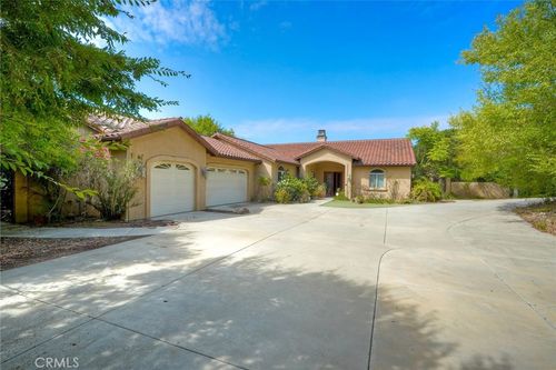 943 Rod St, Fallbrook, CA, 92028-4592 | Card Image