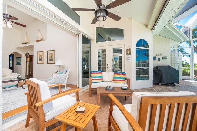 Pocketing sliders from living room to beautiful outdoors | Image 16
