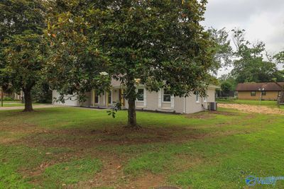 1613 8th Street, House other with 3 bedrooms, 2 bathrooms and null parking in Decatur AL | Image 3