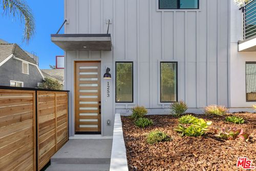 1253 N Gower St, LOS ANGELES, CA, 90038-1861 | Card Image