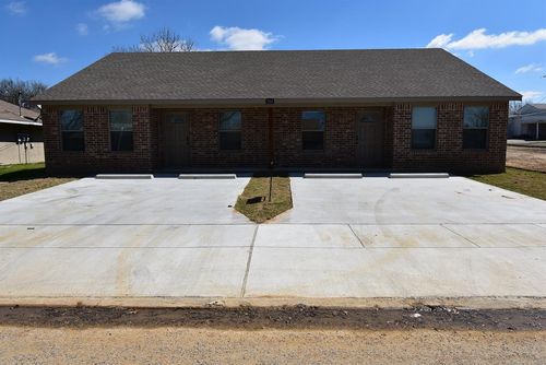b-104 N Jordan St, Whitesboro, TX, 76273-1556 | Card Image
