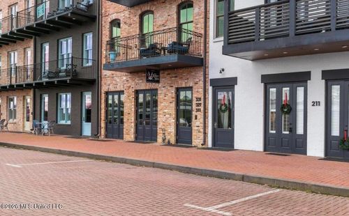331-145 Republic St, Madison, MS, 39110-6853 | Card Image