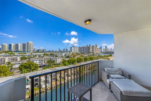 904-3703 Ne 166th St, North Miami Beach, FL, 33160-3867 | Card Image