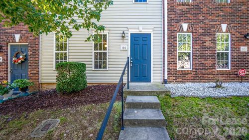 140 Locomotive Ln, Mooresville, NC, 28115-8520 | Card Image