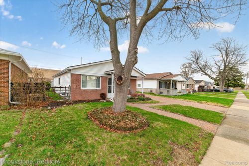 20305 Ellis St, Roseville, MI, 48066-4559 | Card Image