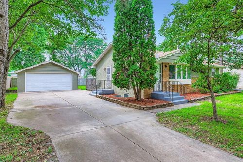 7025 Newton Ave N, Brooklyn Center, MN, 55430-1038 | Card Image