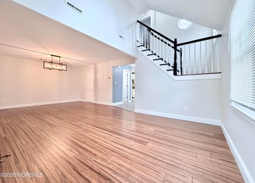 7 Longfellow Ct, Freehold, NJ, 07728-4323 | Card Image