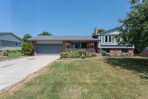 5928 St James Dr, Lucan, ON, N0M2J0 | Card Image