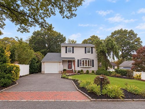 9 Fowler Avenue, Brookhaven, NY, 11779 | Card Image