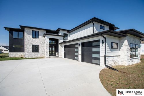 3659 Wilderness Hills Blvd, Lincoln, NE, 68516-5575 | Card Image