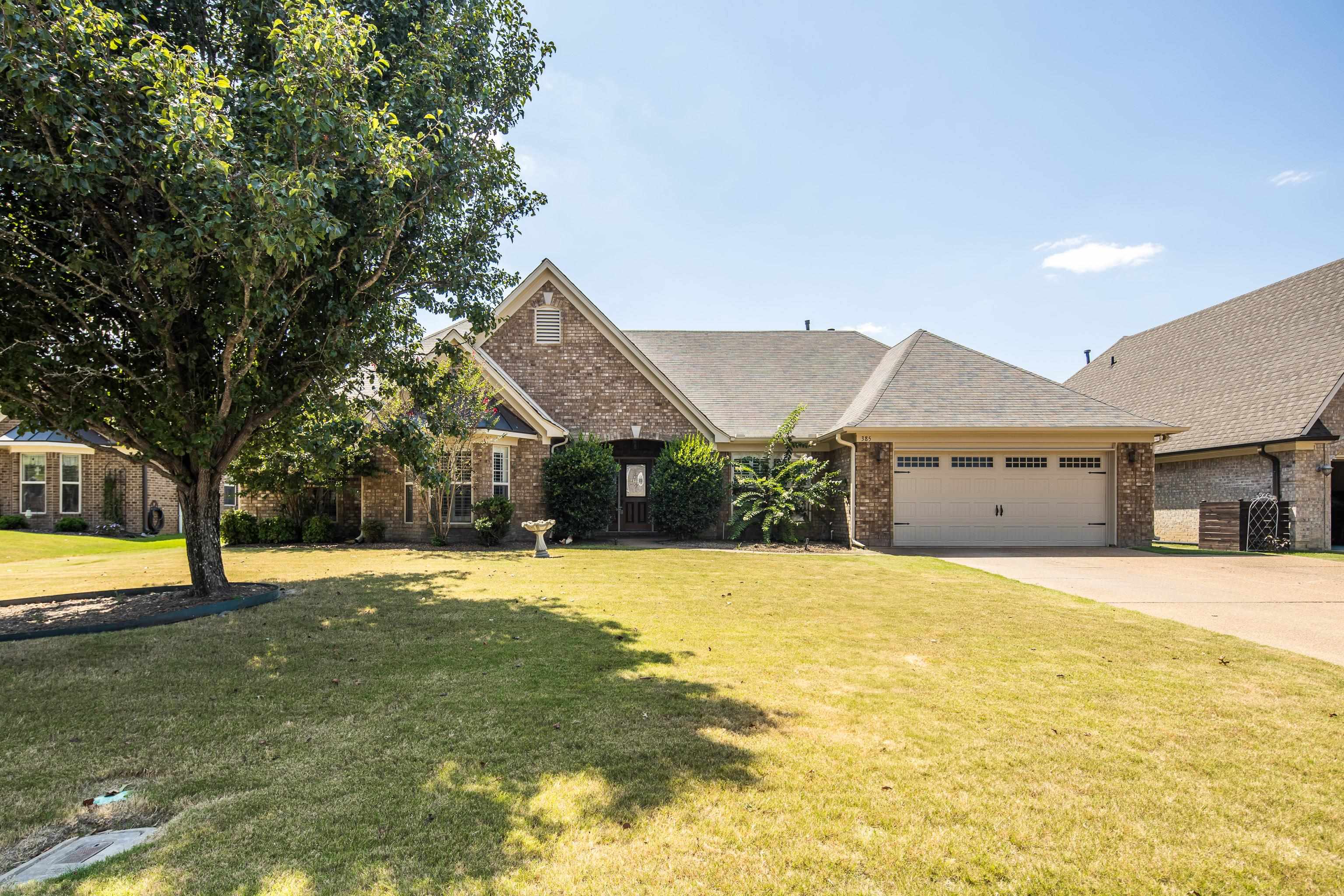 Lewis Fairway Cir, Oakland, TN 38060