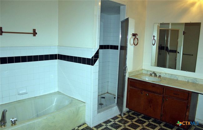 854 Pettytown Rd, Home with 3 bedrooms, 2 bathrooms and null parking in Red Rock TX | Image 12