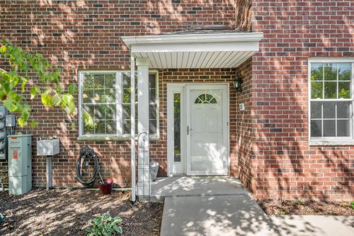 8485 S Ashbury Ln, Oak Creek, WI, 53154-8069 | Card Image