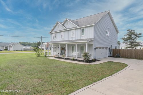 101 Kings Harbor Dr, Holly Ridge, NC, 28445-7919 | Card Image