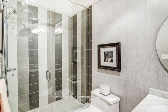 90 Callaway Crt, House other with 5 bedrooms, 6 bathrooms and 9 parking in Thornhill ON | Image 33