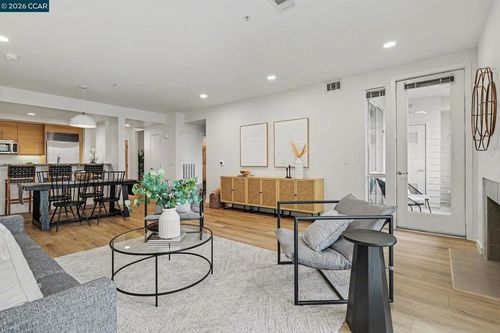 apt-251-1655 N California Blvd, Walnut Creek, CA, 94596-4477 | Card Image