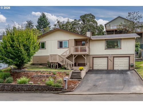 2045 Nw Sunberry Dr, Roseburg, OR, 97471-1756 | Card Image