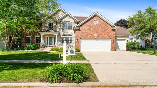 3511 Kestral Dr, Naperville, IL, 60564-4207 | Card Image