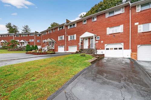 5 Coyne Dr, Haverstraw, NY, 10927-1316 | Card Image