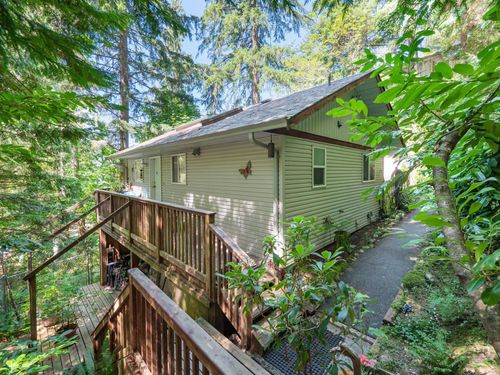 7027 Skana Cres, Sechelt, BC, V7Z0C8 | Card Image