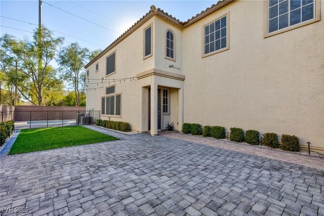9085 Bridal Creek Ave, House other with 5 bedrooms, 3 bathrooms and null parking in Las Vegas NV | Image 5