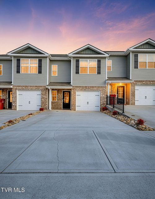 30 Moon Rock Ct, Johnson City, TN, 37615-3921 | Card Image