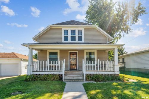 409 8th Ave, Clarence, IA, 52216-9418 | Card Image