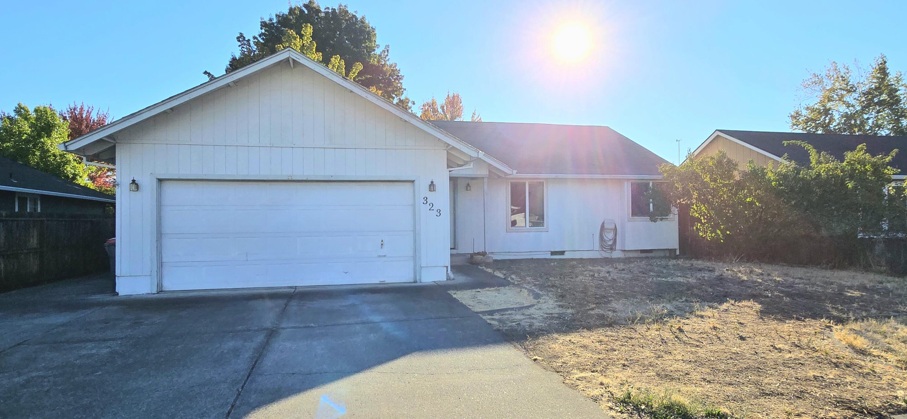Joseph St, Central Point, OR 97502
