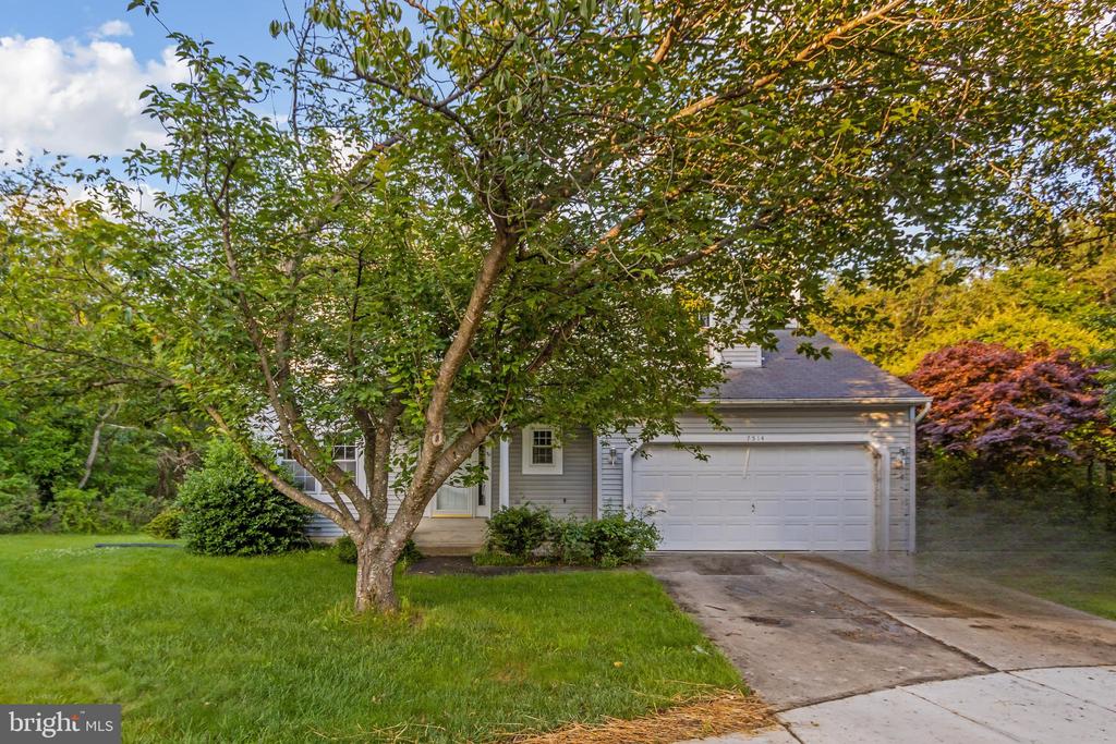 Burntwood Ct, Clinton, MD 20735