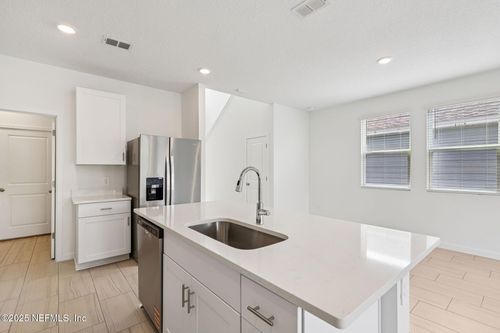 7783 Cahill Ln, Jacksonville, FL, 32219-1738 | Card Image