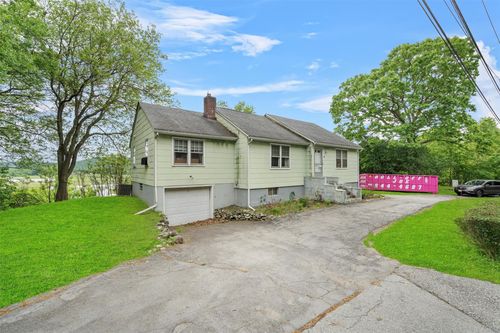 98 High St, Chester, NY, 10918-1284 | Card Image