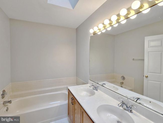 7250 Olde Lantern Way, Townhouse with 3 bedrooms, 4 bathrooms and null parking in SPRINGFIELD VA | Image 29