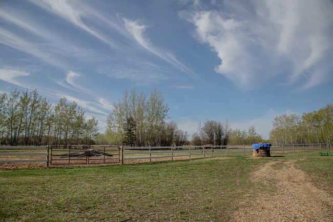 19125 Township Road 1104, House other with 5 bedrooms, 3 bathrooms and 10 parking in High Level AB | Image 44