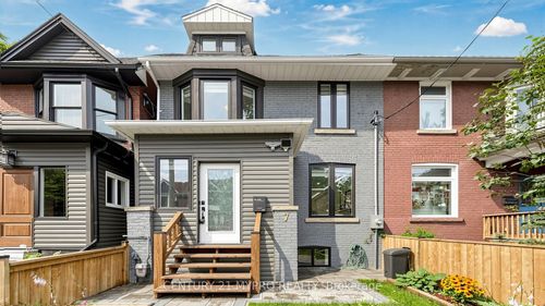 7 Cherry Nook Gdns, Toronto, ON, M4L1J5 | Card Image