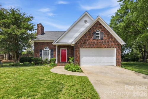 2800 Wingfield Pl, Charlotte, NC, 28210-8011 | Card Image