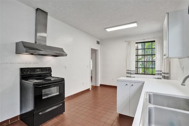817 Lorca St, House other with 3 bedrooms, 1 bathrooms and null parking in Coral Gables FL | Image 18