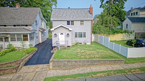 3 N Toll St, Scotia, NY, 12302-1439 | Card Image