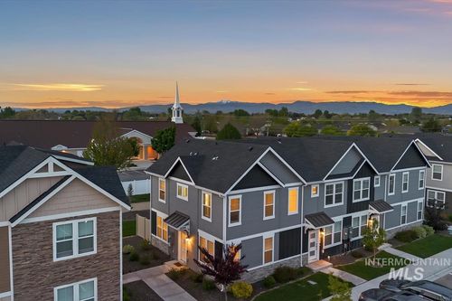 10744 W Brownstone Ln, Boise, ID, 83709-6277 | Card Image