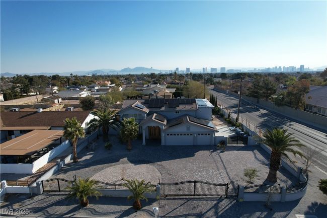2890 Belcastro St, House other with 4 bedrooms, 5 bathrooms and null parking in Las Vegas NV | Image 38
